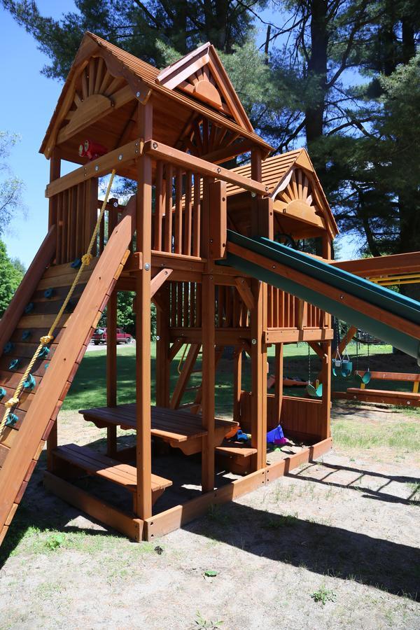 Rowe'S Adirondack Cabins Of Schroon Lake Exterior photo